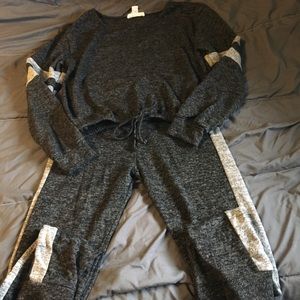 CUTE LITTLE MATCHING OUTFIT😍